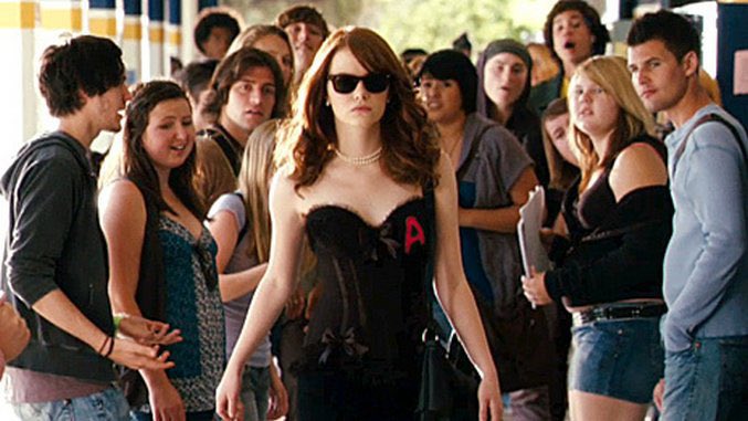 PopCulture2000s's tweet photo. "easy a" premiered 11 years ago, a classic. https://t.co/B90HT0sEGy