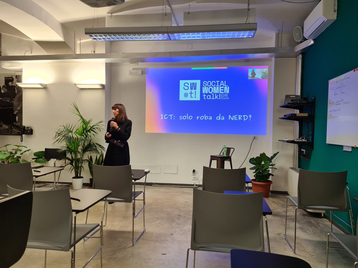 Donne e ICT: è il momento di <a href="/suxsonica/">Sonia Montegiove</a> al #socialwomentalk! Vi aspettiamo in Sala 2!