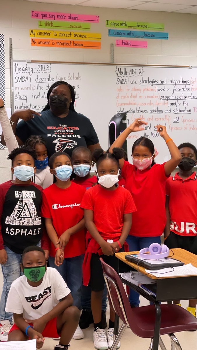 It's <a href="/AtlantaFalcons/">Atlanta Falcons</a> Friday!!! We #RiseUp at the Forest! ❤️❤️❤️ #ThePeytonWay <a href="/APSPeytonForest/">APSPeyton Forest</a> @peytonprincipal <a href="/drkalag/">Dr. Kala T. Goodwine</a> <a href="/DrLisaHerring/">Dr. Lisa N. Herring</a> <a href="/DiggsAP/">Allen Page III</a>