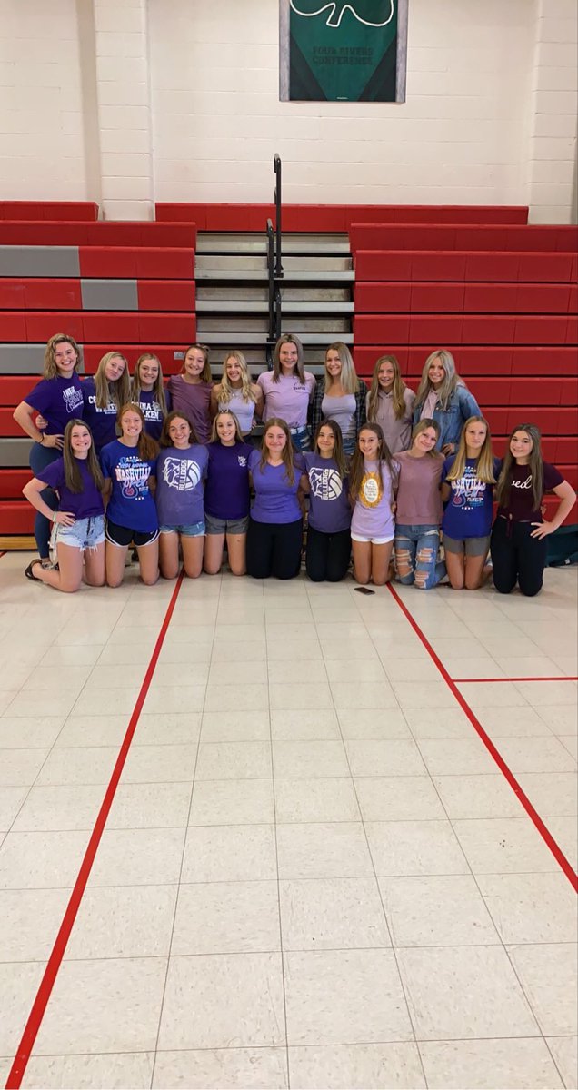 coachberkel's tweet image. St. Clair Volleyball girls showing some love for Megan Gross. #LOVELIKEMEGAN