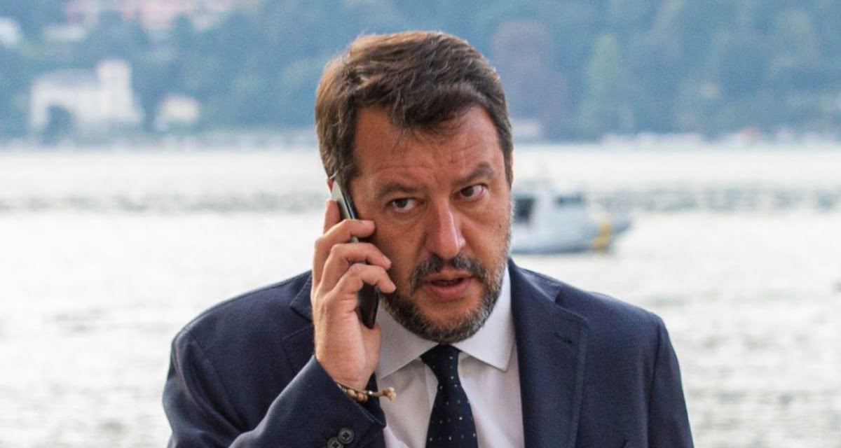 lercionotizie's tweet photo. #ultimora Dichiarazione di Salvini crea variante di una cazzata
https://t.co/DOJQOfjsJx https://t.co/9q9RyGNOV8
