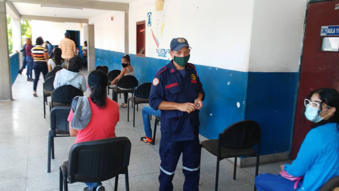 Uneginforma's tweet photo. #EnDesarrollo Jornada de registro del pasaje estudiantil #VeTicket en sede #UNEG #CiudadBolívar #AngosturaDelOrinoco #RegresoAClases2021 #UNEFA #UBV #FEVEU #OBE https://t.co/2meb7ZUvHb