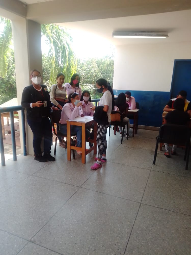 Uneginforma's tweet photo. #EnDesarrollo Jornada de registro del pasaje estudiantil #VeTicket en sede #UNEG #CiudadBolívar #AngosturaDelOrinoco #RegresoAClases2021 #UNEFA #UBV #FEVEU #OBE https://t.co/2meb7ZUvHb