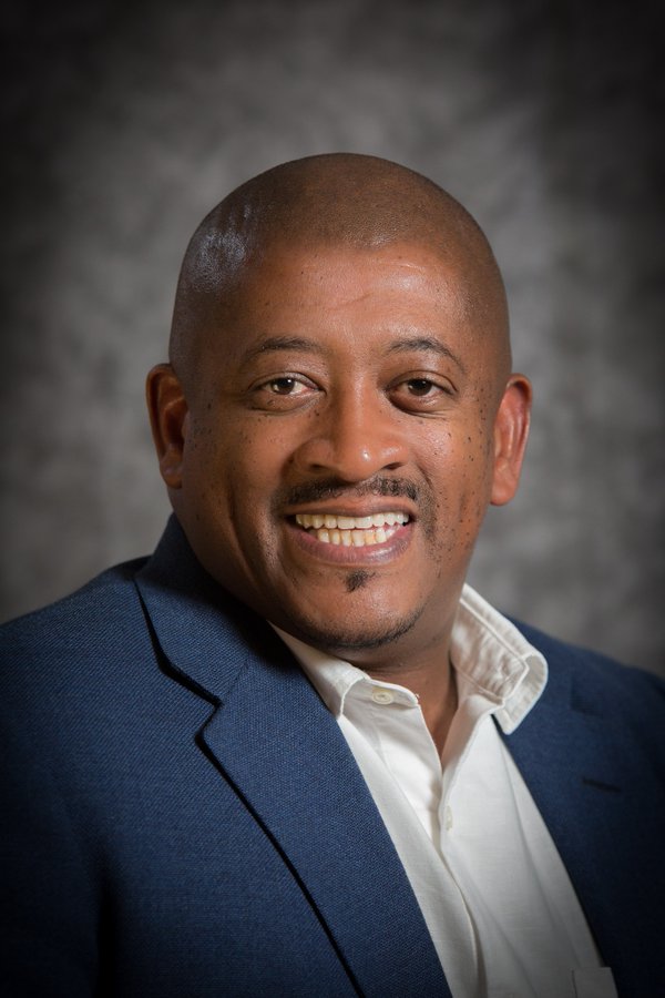 uarkbumpers's tweet photo. Ron Rainey, prof &amp; extension #economist, new assistant VP for U of A System Div of Agriculture; recent #UARK Alumni Assoc National Board of Director's president, former Alumni Society president: https://t.co/jIm9HACXqC
#BumpersGrads #AgEcon #AEAB

#AgFoodLife https://t.co/pVix4mYntn