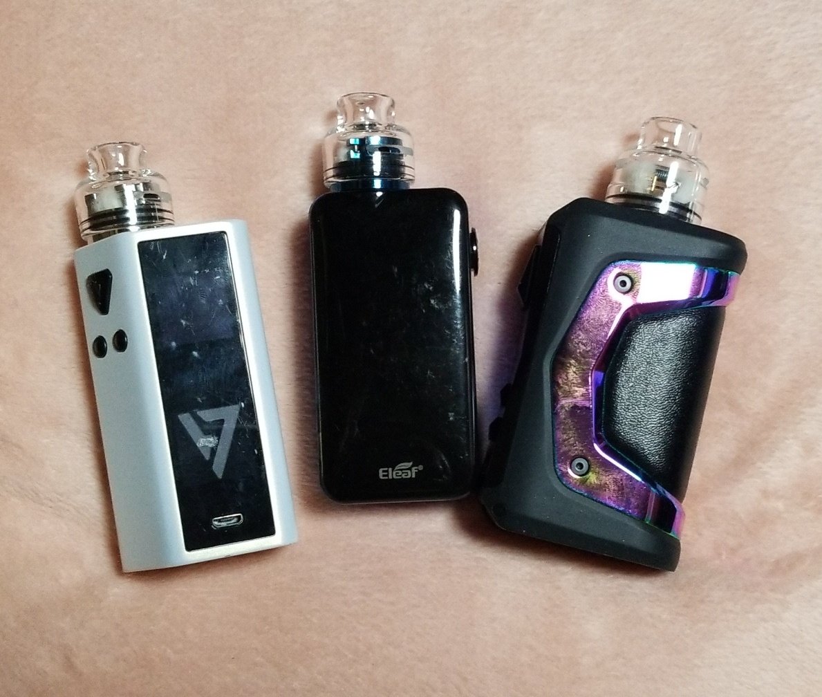 mie_0816's tweet photo. さてビルドも終わったし何吸おうかな😌
#TrinityGlass #WaspNano #DeadRABBIT #VAPE https://t.co/asaw4EWvTE