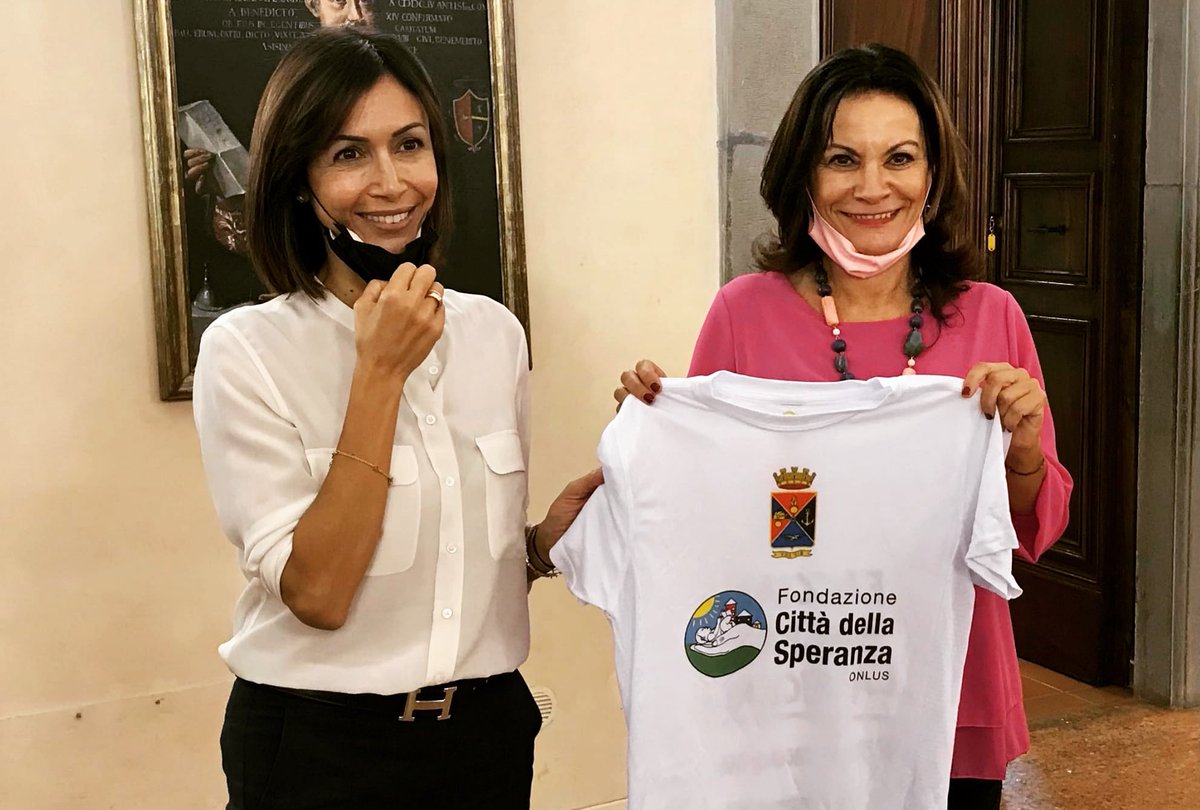 Fondazione Città della Speranza (@cittadlsperanza) on Twitter photo Quanti incontri in questo "viaggio" per l'Italia, abbiamo avuto anche l'onore di un momento istituzionale con la Ministra per il Sud e la coesione sociale <a href="/mara_carfagna/">Mara Carfagna</a>! La #StaffettadellaSperanza non si ferma più. Oggi tappa alla Reggia di Caserta e domani si arriva a Taranto! Quanti incontri in questo "viaggio" per l'Italia, abbiamo avuto anche l'onore di un momento istituzionale con la Ministra per il Sud e la coesione sociale <a href="/mara_carfagna/">Mara Carfagna</a>! La #StaffettadellaSperanza non si ferma più. Oggi tappa alla Reggia di Caserta e domani si arriva a Taranto!
