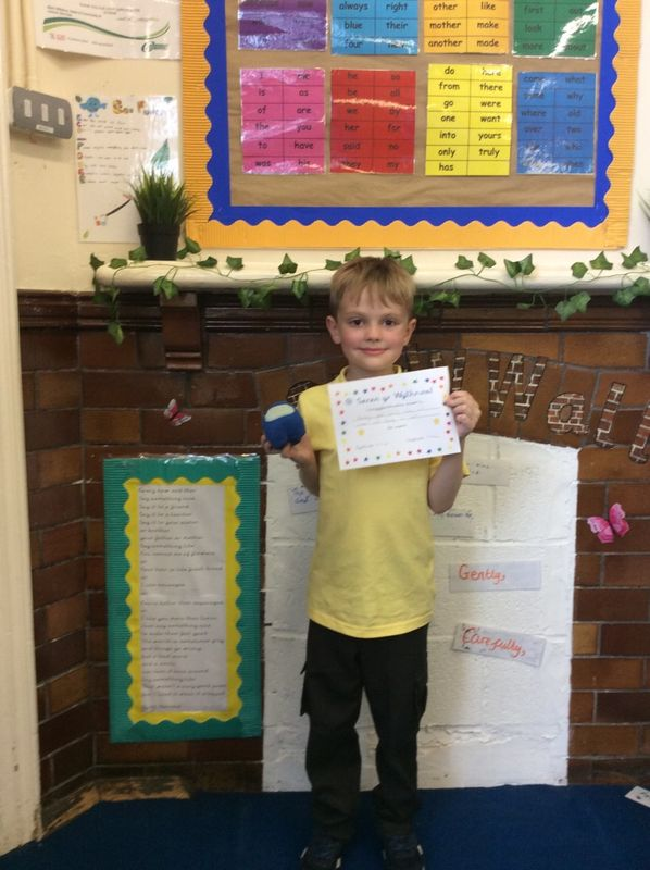 MissKWilliams3's tweet photo. Our wonderful Seren Yr Wythnos in Dosbarth Merthyr Town⭐ We are so proud of you!❤Gwaith bendegedig!👏@fcwpa @FPSMerthyrTown @SharonPascoe123 https://t.co/AxJy4sIuiH