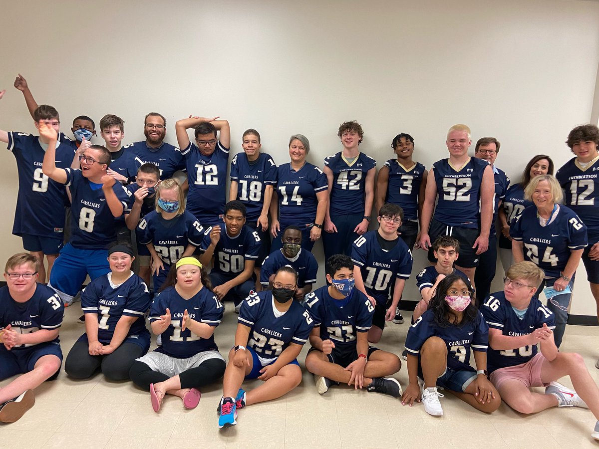CHS_CavsFB's tweet image. Cuthbertson TTA class representing the C and swords today! #FEARLESS⚔️