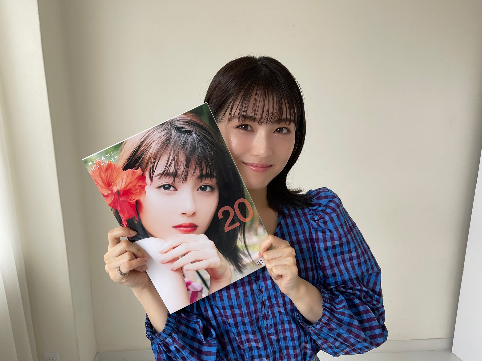 人気商品の 浜辺美波 on X: その他