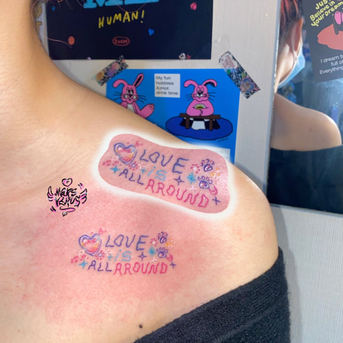 💖🌜🪄ℒ𝒪𝒱ℰ 𝒾𝓈 𝒜ℒℒ 𝒜ℛ𝒪𝒰𝒩𝒟🎀🧼
🥛ig:marsvenus.tatts
#tattoo #สักมินิมอล #ออกแบบรอยสัก #tattoodesign #ช่างสักผู้หญิง