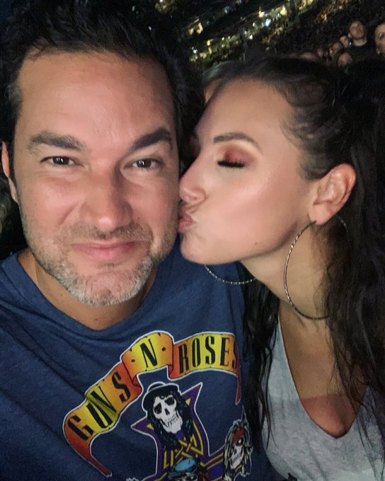 Sweet Child O&rsquo; Mine ❤️ #GNR #GunsNRoses #Chicago https://t.co/giuf2QtZM7