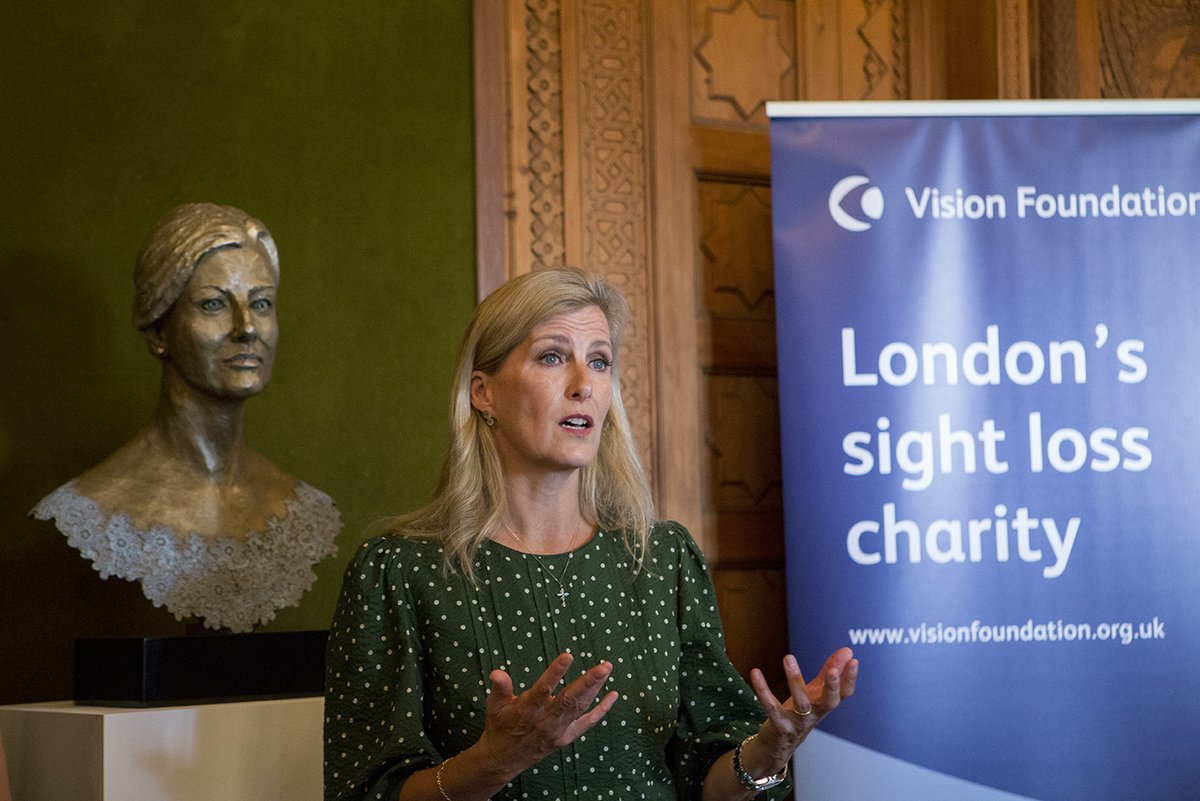 Vision_Fdn's tweet image. Yesterday, the Countess of Wessex joined us at her Bagshot Park home to unveil the new sculpture of Her Royal Highness.

The sculpture was created for the Vision Foundation almost exactly a year ago, in front of a live virtual audience, by renowned sculptor @FrancesSegelman