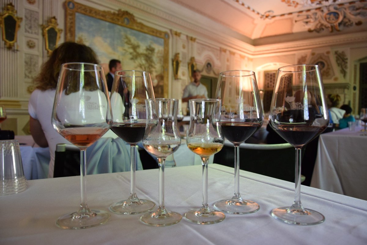 Al via A tutto Teroldego la rassegna che, fino al 26.09, raccoglie più di venti proposte dedicate al Teroldego Rotaliano, lungo #stradavinotrentino con degustazioni,cene a tema,proposte vacanza,esperienze di gusto e molto altro!
Scopri il programma su tastetrentino.it/atuttoteroldego