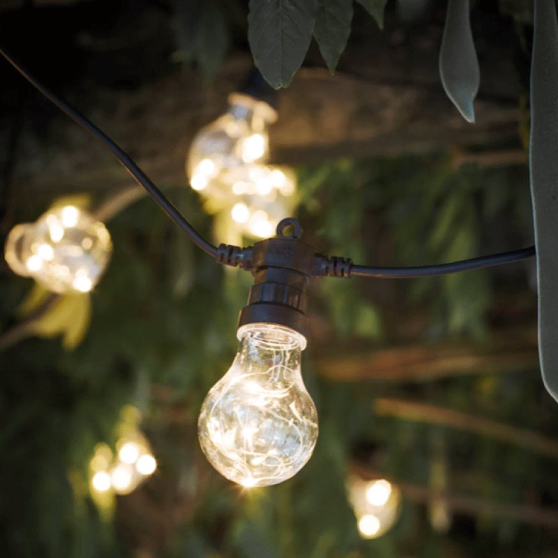 Lighting up the garden - we love the festoon lights and they just look great! 

bennettsofderby.co.uk/product-catego…

#gardendecor #gardenlife
