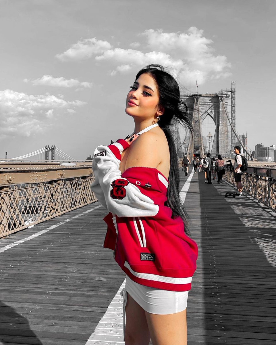 Sophiexhox's tweet image. "𝐸 𝓅𝑜𝒾 𝓆𝓊𝑒𝓁𝓁𝒾 𝒸𝑜𝓂𝑒 𝓂𝑒 𝓈𝒾 𝓈𝓋𝑒𝑔𝓁𝒾𝒶𝓃𝑜 𝒶 𝓂𝑒𝓉à, 𝓇𝒾𝓂𝒶𝓃𝑔𝑜𝓃𝑜 𝒸𝑜𝒾 𝓈𝑜𝑔𝓃𝒾 𝓂𝑒𝓏𝓏𝒾 𝒶𝓅𝑒𝓇𝓉𝒾. "

  | 𝕻𝖆𝖗𝖎𝖘 |  
                    #𝕱𝖗𝖆𝖓𝖈𝖎𝖆𝕸𝖋𝖘