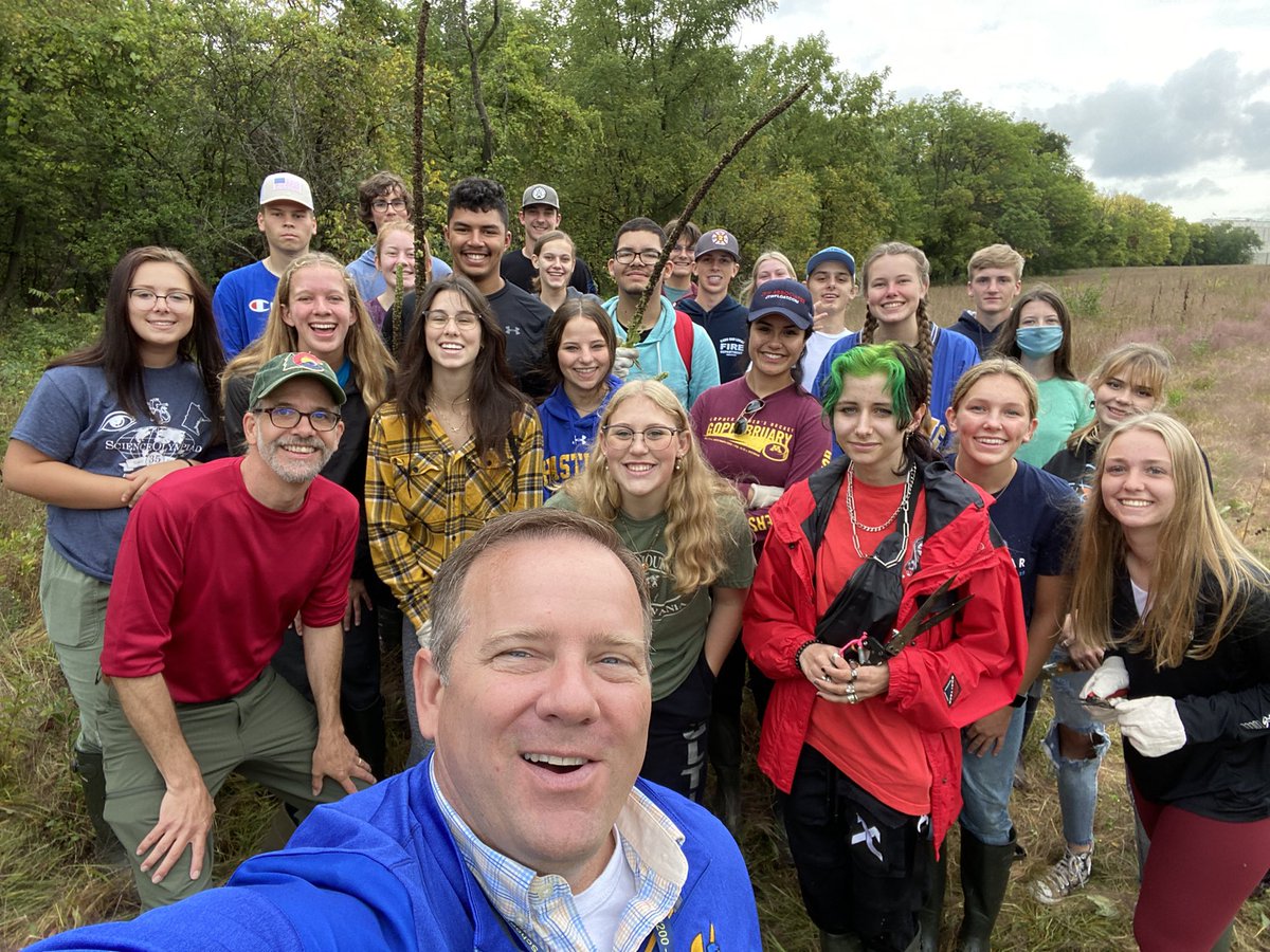 Able to spend time on prairie restoration with the <a href="/HastingsHS/">Hastings High School</a> Field Biology class this morning! Great time with great kids!