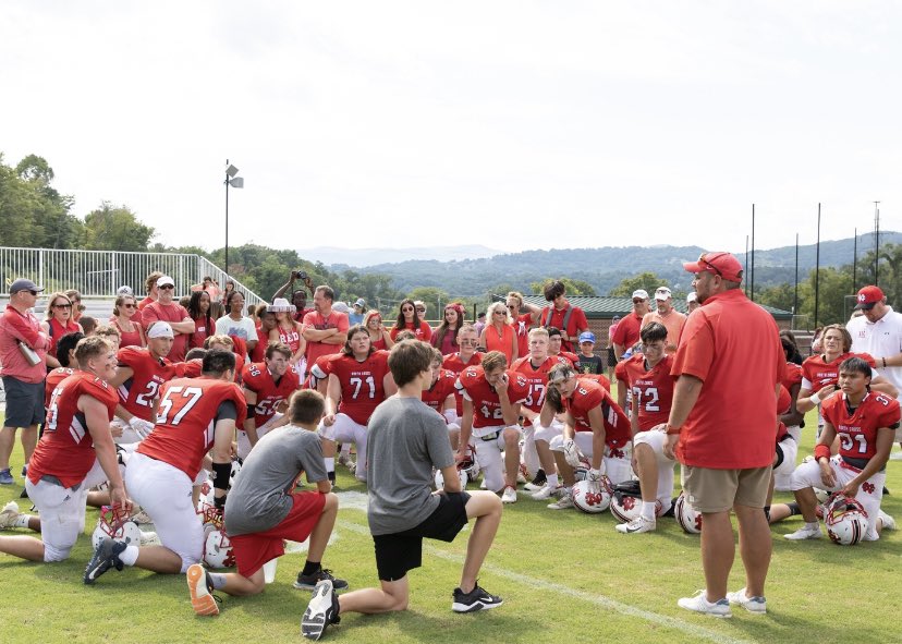 Football_CoachA's tweet photo. Every time we take the field together - as a program, a team, a family - it’s a privilege!
#gameday #raiderpride https://t.co/8uj3HpiMCe
