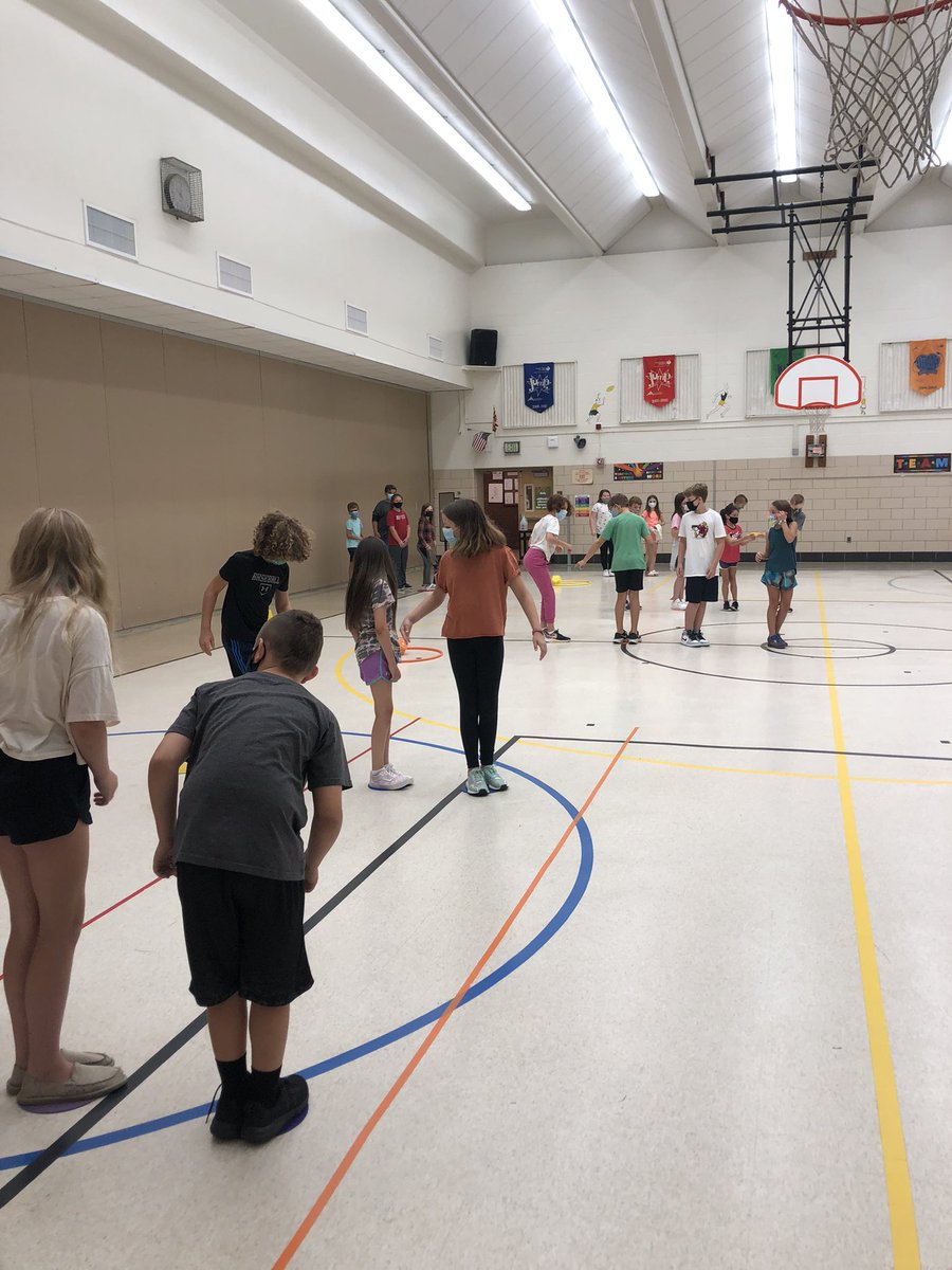 mbcorey's tweet photo. Team work and problem solving in PE today! @BodkinPEAACPS https://t.co/K8lolHEtzR