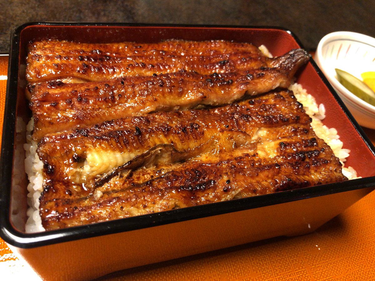 perosan1014's tweet photo. 土用の丑の日の前に、出産前の贅沢品！うな重を食べにうな貴へ✨
どうせ食べるならと限定品の極上 極を注文❤️炭火の匂いが堪能できる一品でしたとさ🤤
#うな貴 #うな重 #土用の丑の日 #贅沢品 #これで出産乗り切る https://t.co/GTU8Z3wqty