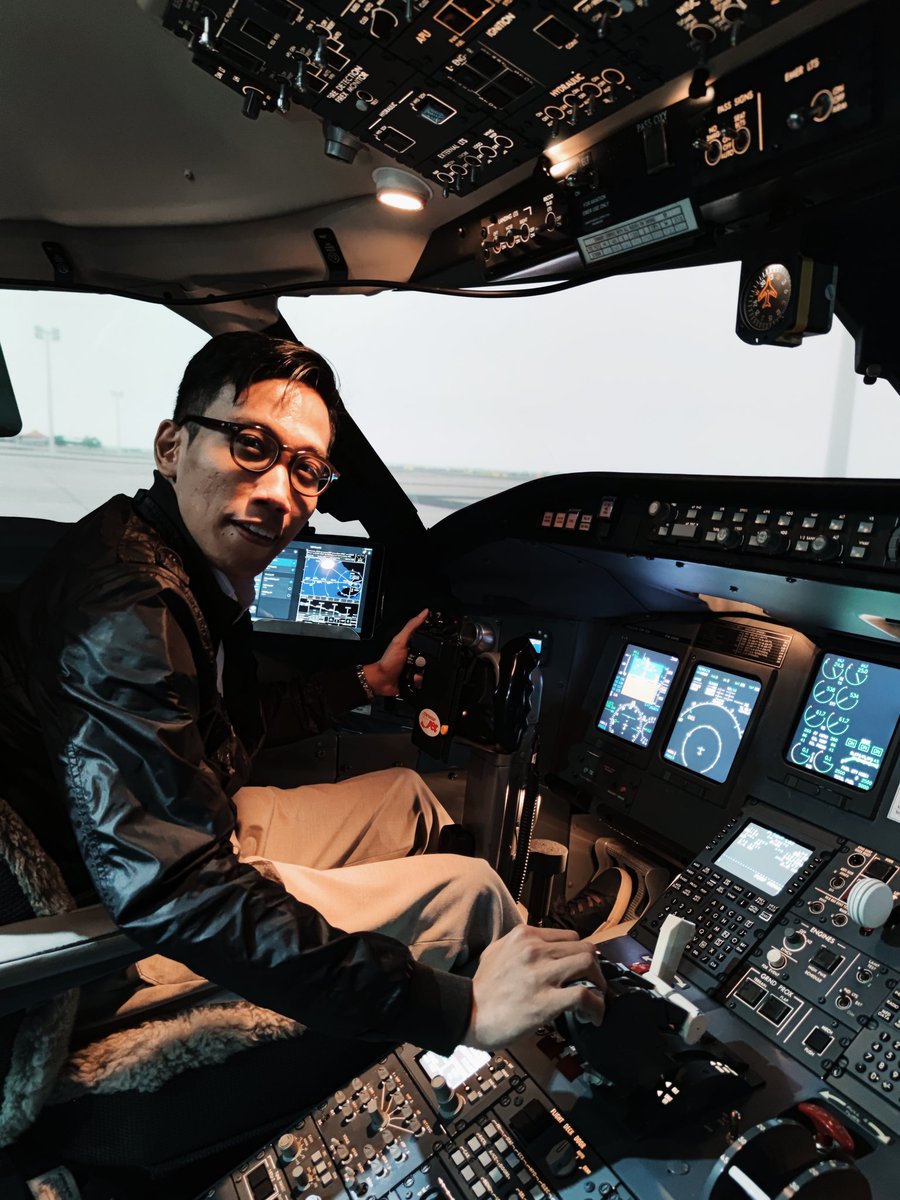 kdby's tweet photo. Late post from last week, I made a special visit to Garuda Indonesia Training Centre, trying out its state of the art Bombardier CRJ-1000 next gen simulator. I had tried a flight simulator before but without a real motion. Such an unforgettable experience, indeed. https://t.co/kLW0Pgj0jS