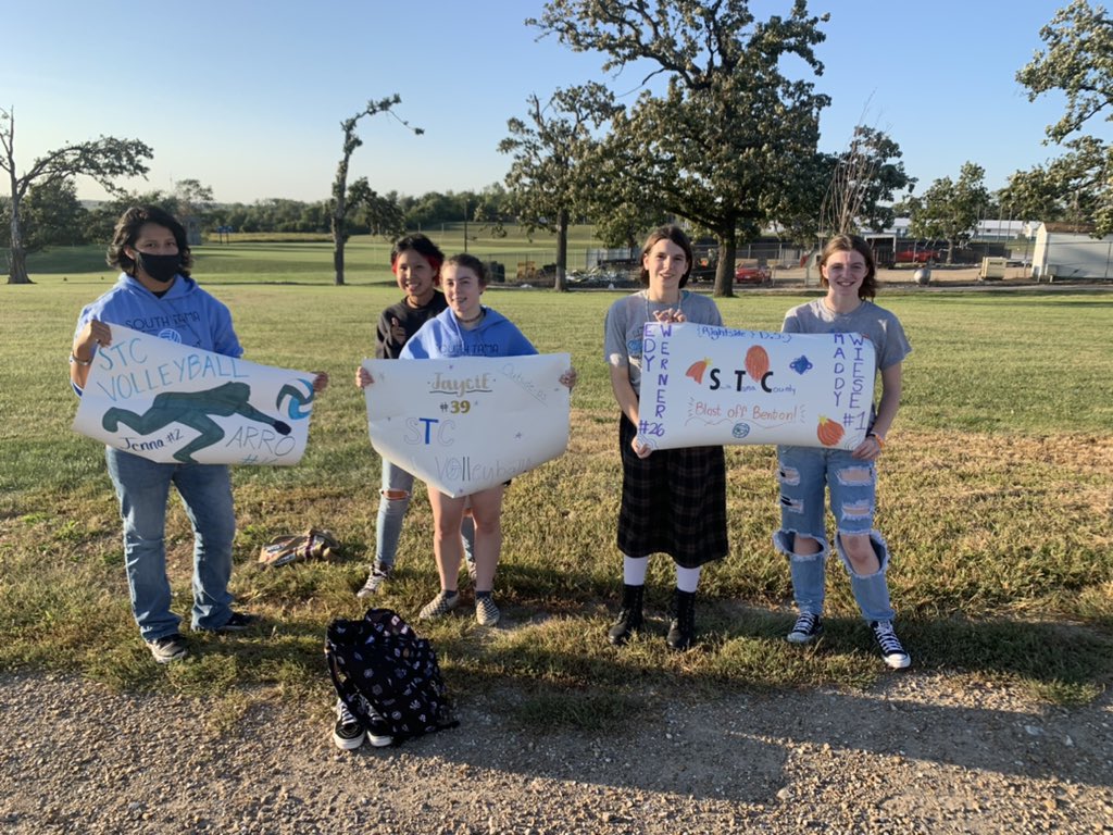STCTrojanVB's tweet photo. Homecoming fun!🏐💙🖤 https://t.co/sE9KkQzisq