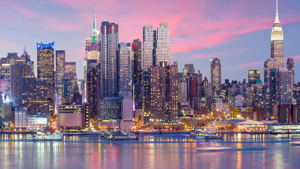 Taste the life of luxury with this amazing giveaway! 😲 You’ll win a family portrait session with photographer Bradford 📸 PLUS a one-night stay at a 5-diamond hotel in New York or Miami. Be entered to win by clicking the link and registering.  bit.ly/36ecAUI