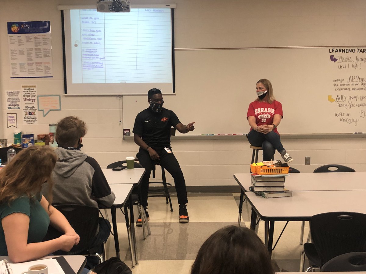 rae_lani's tweet image. When your AVID elective students prepare for their administrators' presentation with Costa's three levels of questioning and the admin speak from both their minds and their hearts, all kinds of empowerment occurs! @CoachHurstPCHS @PCHSprincipals @DrJonrs @JulieOsvathAVID