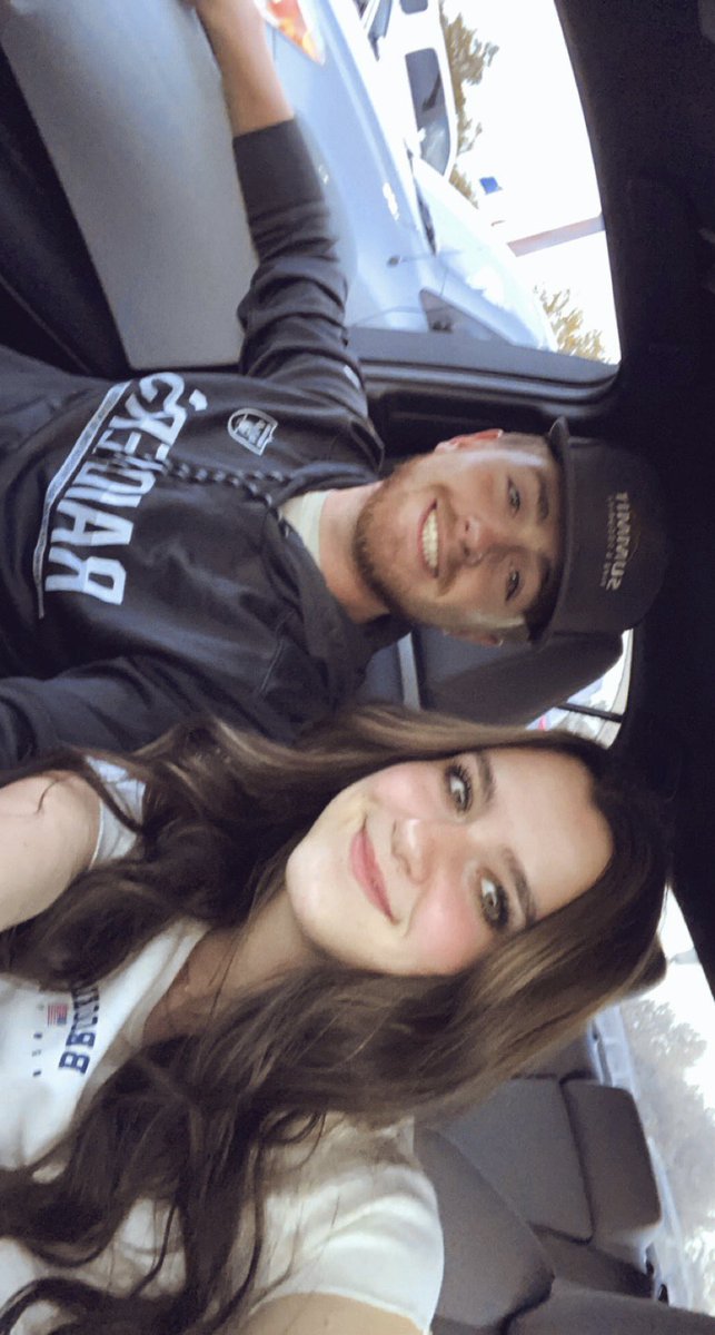 _ReeseMarie's tweet photo. Happiest birthday to my favorite person ever @kuha_18 <3 so much love for you, have the best day!! cheers to 21 💓💓 https://t.co/uiKQiCP1oT