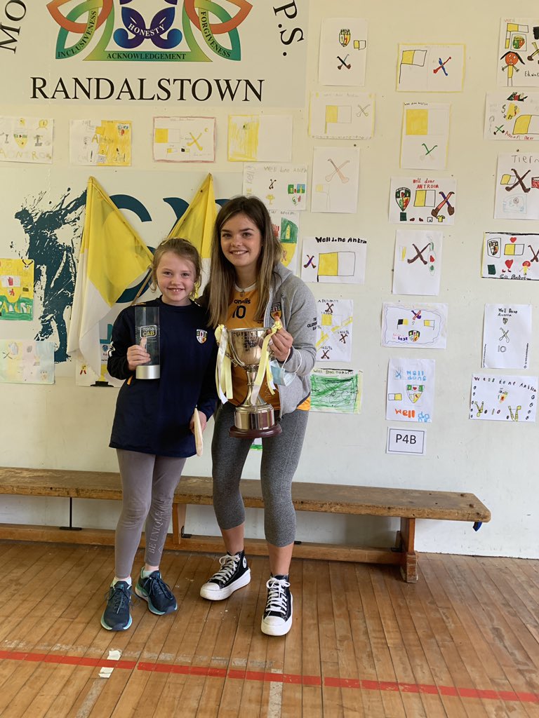 The boys and girls were delighted to welcome Maeve Kelly All  Ireland winner and player of the match to school today #inspirational there was a fantastic <a href="/AontroimGAA/">Antrim GAA</a> buzz about the place. Thanks Maeve