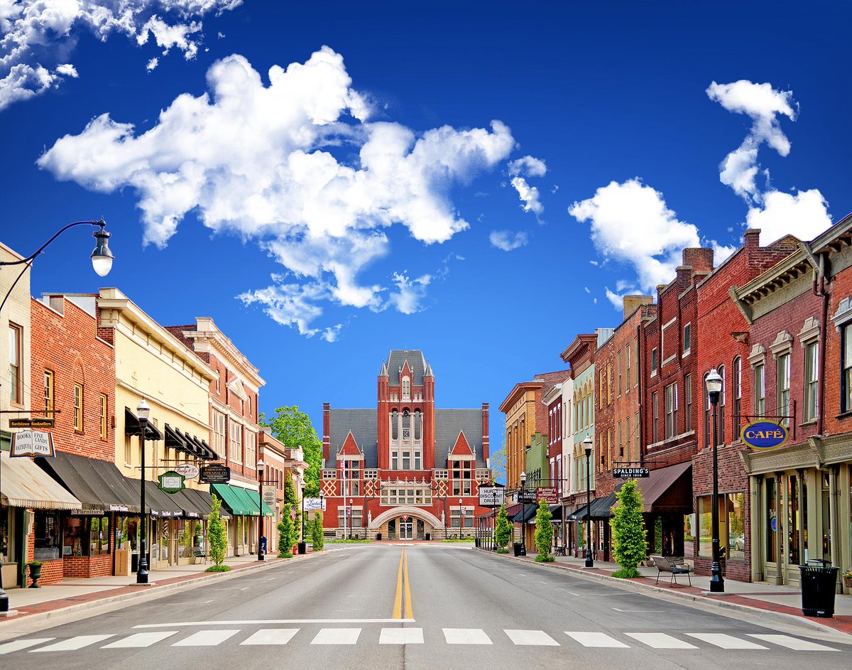 bourbonblog's tweet photo. Bourbon fans: listen live as we'll be interviewed from the "Bourbon Capital of the World® " this morning on #WBRT celebrating @kybourbonfest and #BourbonMonth at 11:30 am ET https://t.co/Q4EBZN8wg6 #Kentucky #Bardstown #Kybf #Bourbon https://t.co/CkDDLtmXuG