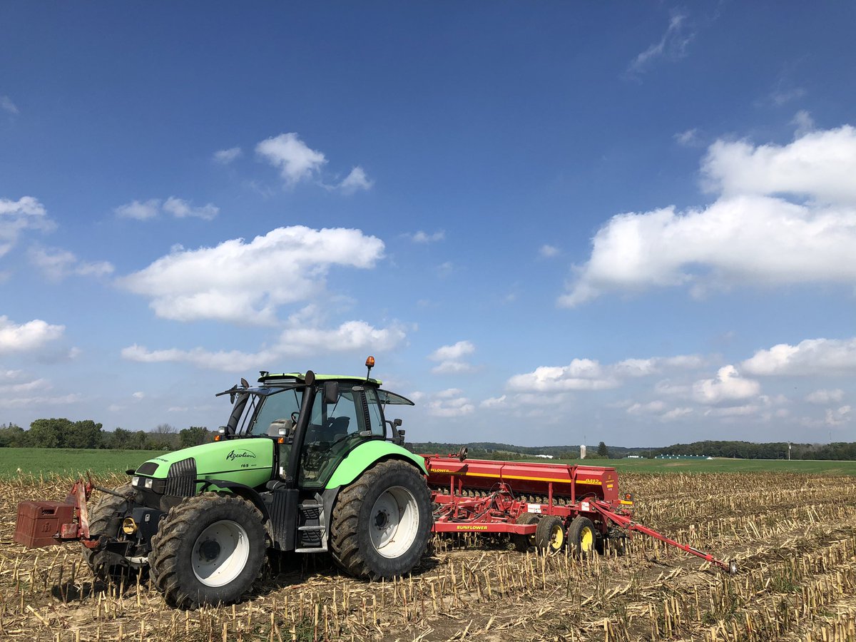 manitagriffioen's tweet photo. Glad to be back in the pilot’s seat planting some cover crop after almost a year off! #iplantwithmarkers #gpsfree https://t.co/qwGswtgnzm