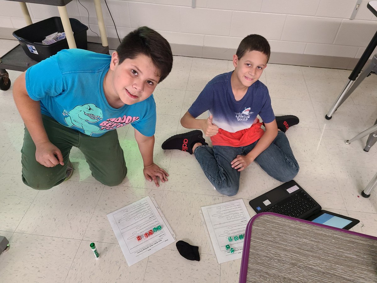 jacksonroom101's tweet photo. Dice activity to practice mean, median, mode and range. #jacksonjrelks https://t.co/8wGm7krn3c