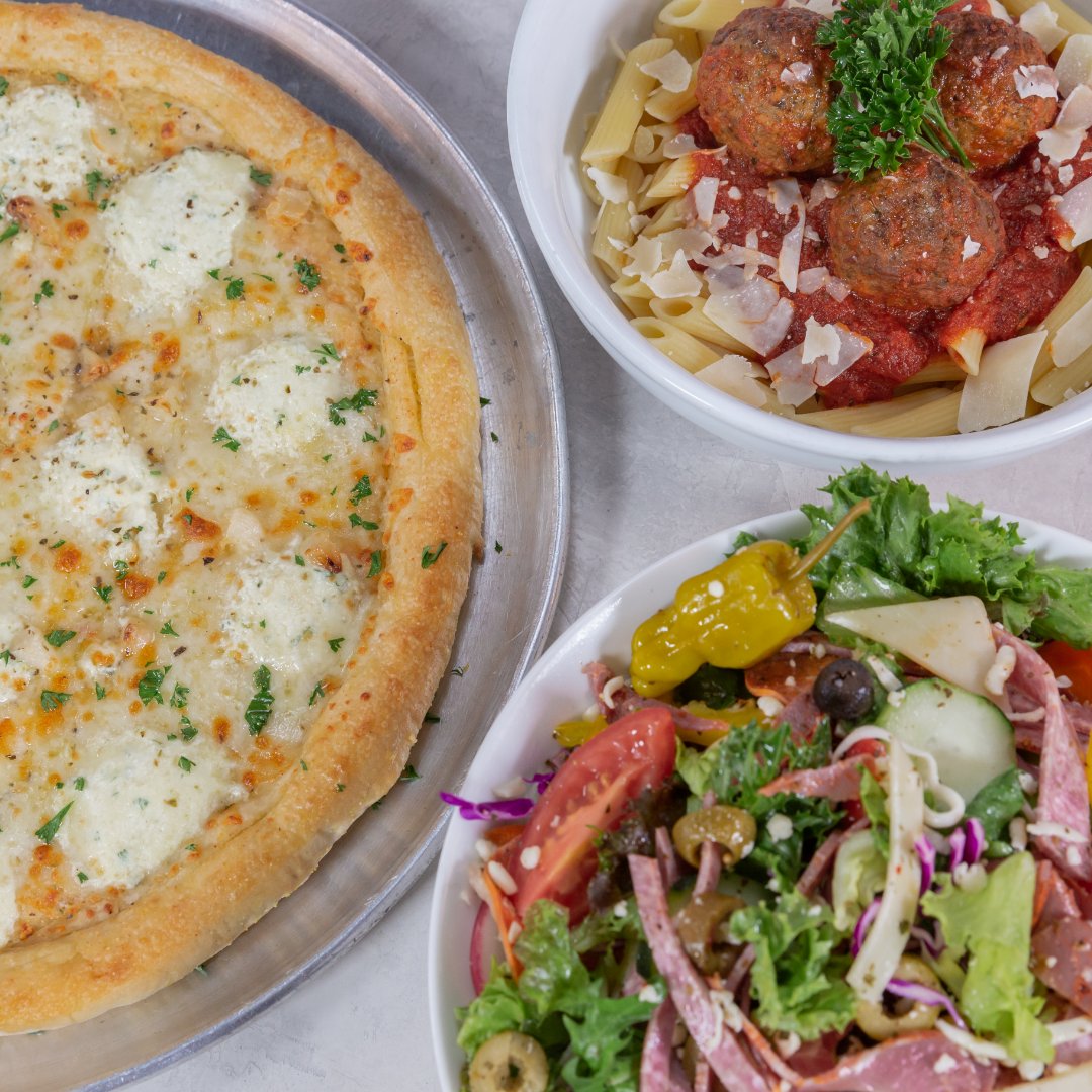 StreetsofNY's tweet image. Feed the whole #family with #StreetsofNewYork! Pizza, pasta, salads, subs – Streets has dinner taken care of!