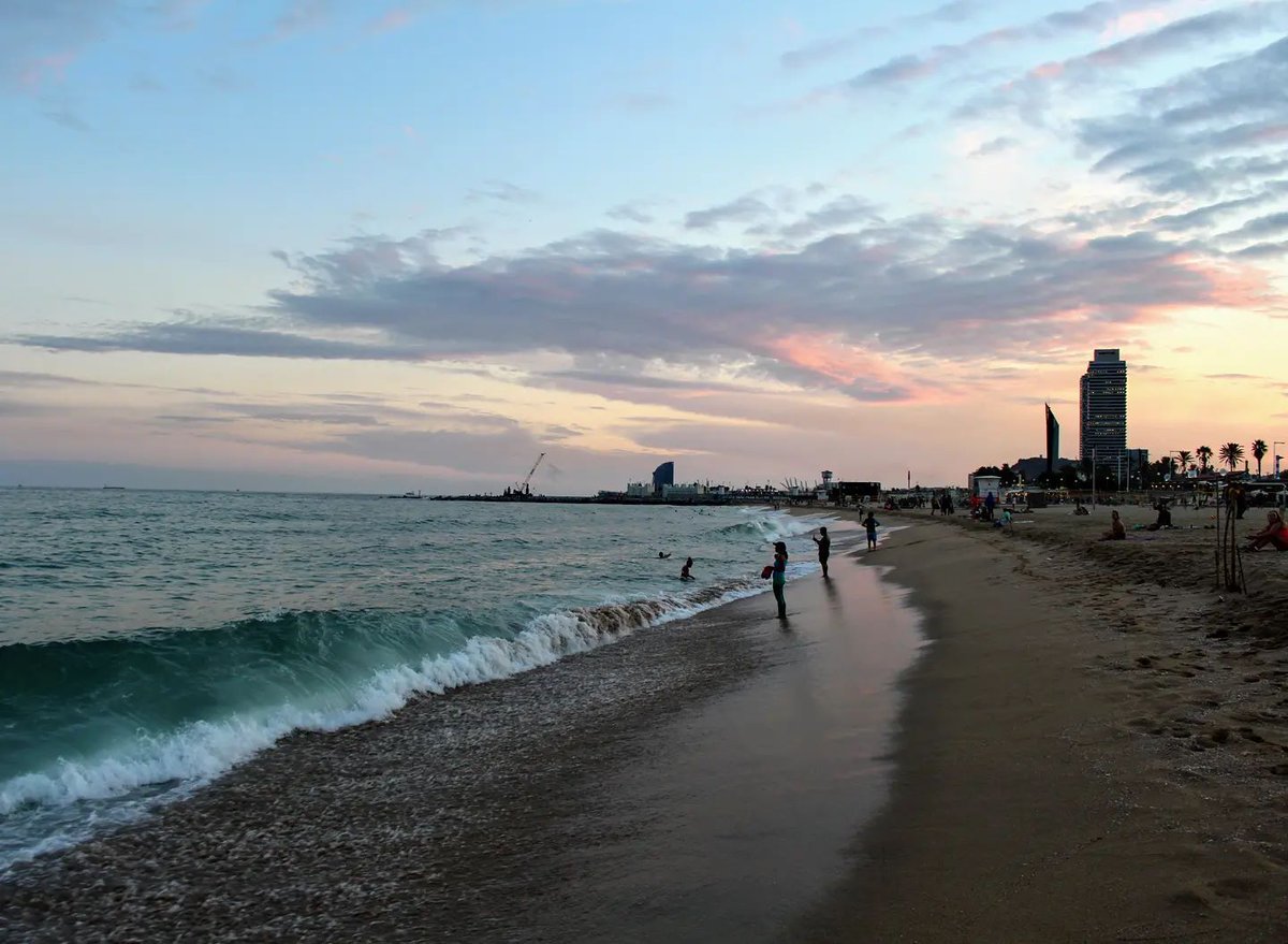 S_BatMan's tweet image. Pastel Skies

#barcelona #barcelonabeach #ocean #sea #sunset #sunsetphotography #sky #skyphotography #spain #beach #beachwaves #holiday

📸 instagram.com/p/CT6qRpegxA9/ via tweet.photo