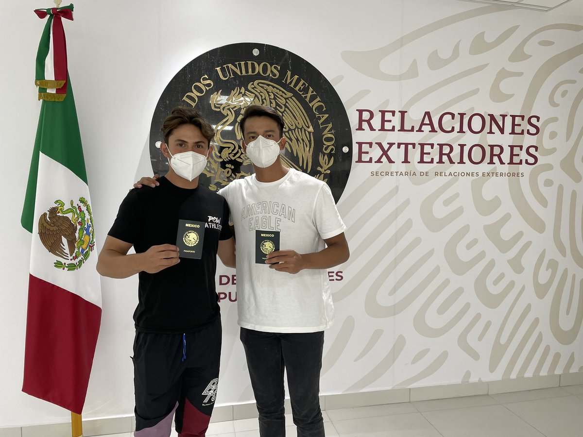 roxiclu's tweet photo. Agradecemos el apoyo de la @SRE_mx en especial al Lic @Candelaria___ por estar al pendiente en todo momento del trámite, vamos por menos, seguimos solicitando apoyo de @USEmbassyMEX @USAmbMex para las visas https://t.co/T6ZUZnRRfx