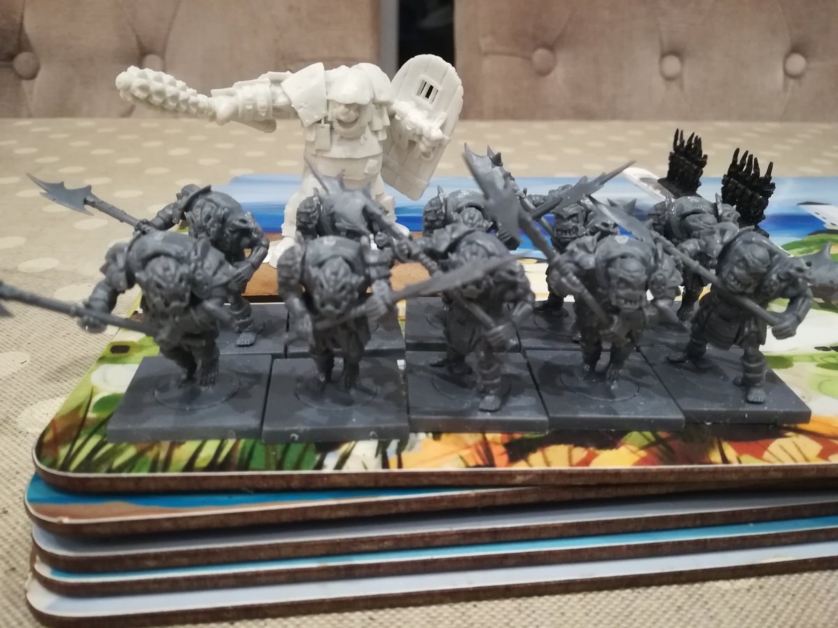 Dice_Dad's tweet photo. A unit of Orc Aaaard Boyz for #WarlordsofErehwon https://t.co/ZzAOgdbzrt