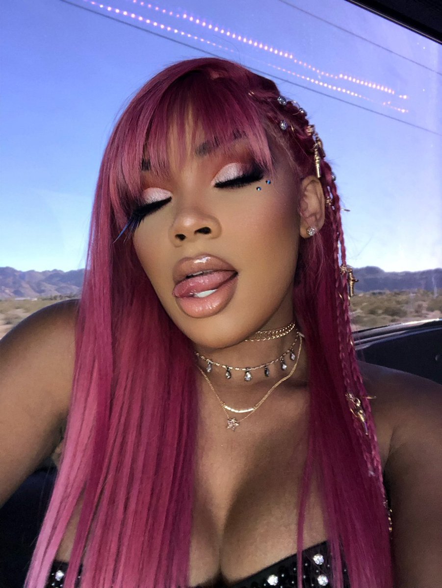 @AaliyahJay. pic.twitter.com/6OKqPgHRvH. 