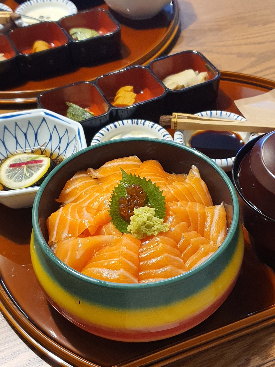 요즘 먹구 다닌거! 약속이 없어지고 밖에서 뭘 먹는 횟수가 줄어드니까 음식 사진이 없어 흑 배달은 안예뻐서 찍어도 보람이 없단 말야ㅠㅠㅠ