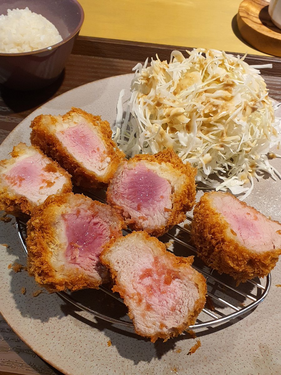 부희카츠. 회사주변이라 갔는데 히레카츠 넘 맛있다! 트러플 마요 소스도 같이 나오는데 나 트러플 안조아하는데도 가끔가다 한번씩 찍어먹음ㅋㅋㅋㅋㅋㅋ