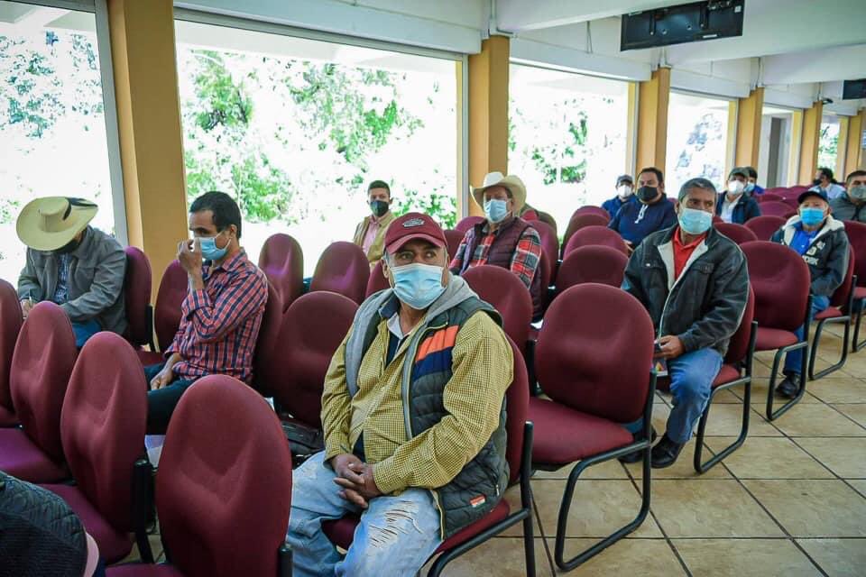Me es grato compartirles que el <a href="/Edomex/">Gobierno del Estado de México</a> a través de <a href="/Probosque_/">PROBOSQUE</a>  hizo la entrega de 3.7 millones de pesos a poseedores de terrenos forestales, mediante el programa #PagoPorServiciosAmbientales, para seguir promoviendo la conservación, restauración, y protección de los bosques.