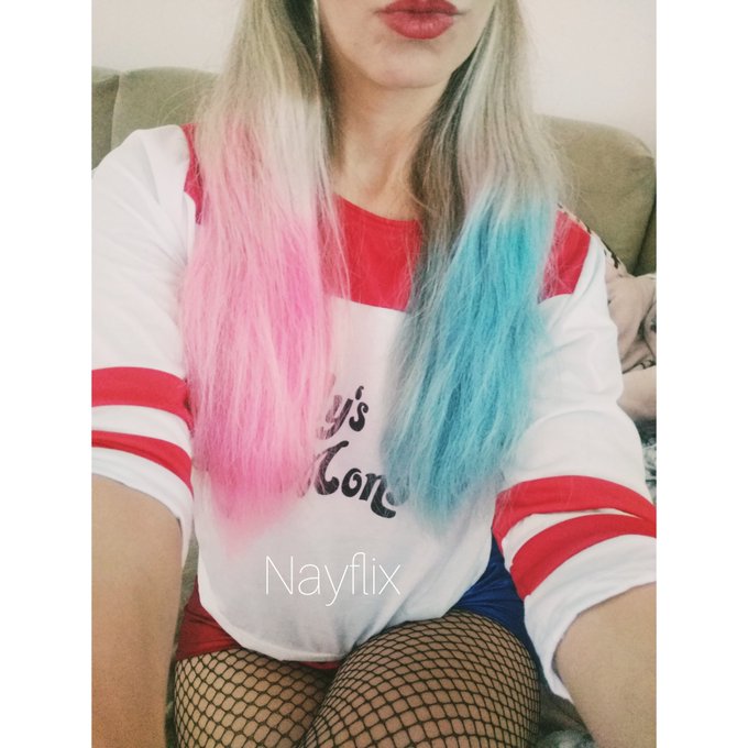 #Sextou com um pouco de pregui&ccedil;a por aqui 😴😂 e voc&ecirc;s como est&atilde;o? https://t.co/0QRZFT8ZqS<a href="/tag/sextou"class="tags">#Sextou</a>