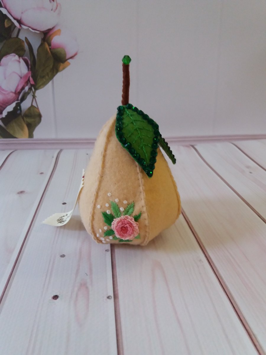 solodiliva's tweet photo. Decorative Pear Pincushion Brazilian embroidery Vintage pincushion Vintage flowers handmade pincushion for needles Sewing Organizer Pins https://t.co/ULXDqKDTSm via @Etsy #originalgift #Decorative #EtsySocial #etsyvintage #etsygifts #etsyhandmade #etsy #authorwork #VintageEtsy https://t.co/wt2XP8h5q0