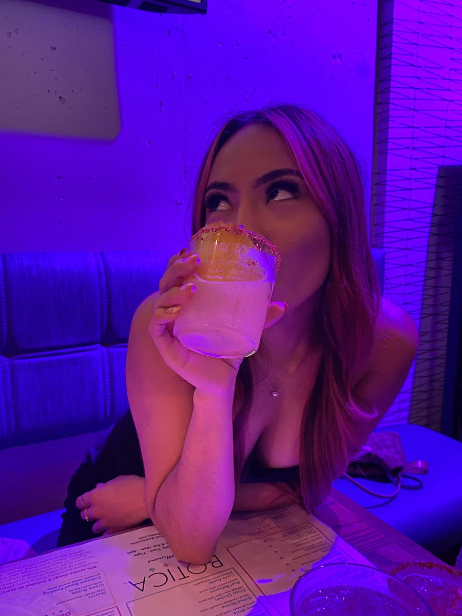 andreazg08's tweet image. Living life is currently my vibe 💋