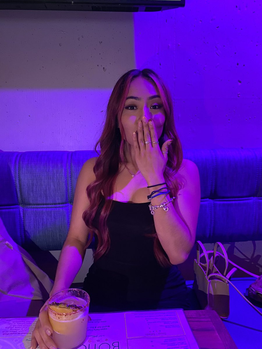 andreazg08's tweet image. Living life is currently my vibe 💋