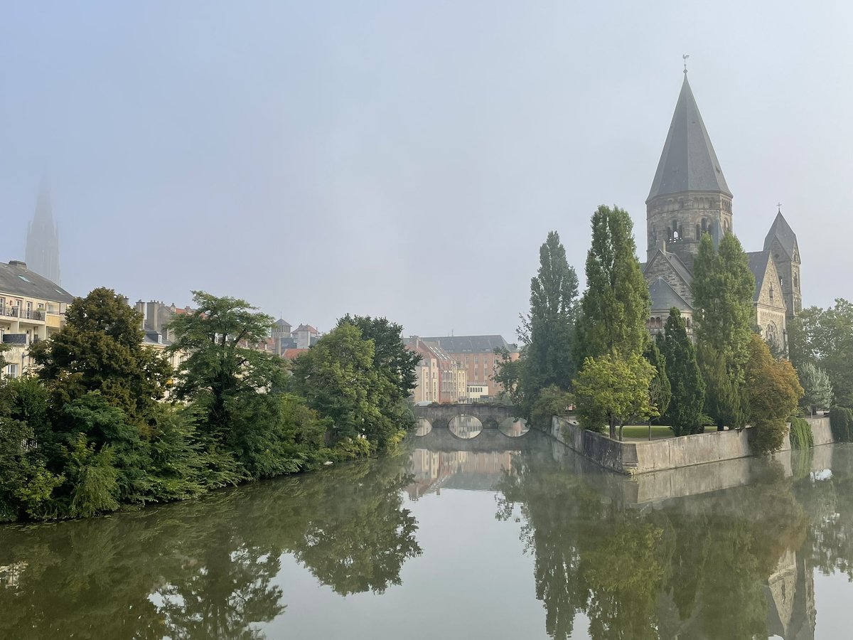 e_ditiones's tweet photo. Et qui est dans la plus belle ville de l’univers connu? @Jbcamps @b_aooy ? https://t.co/W1OOyVhFeG