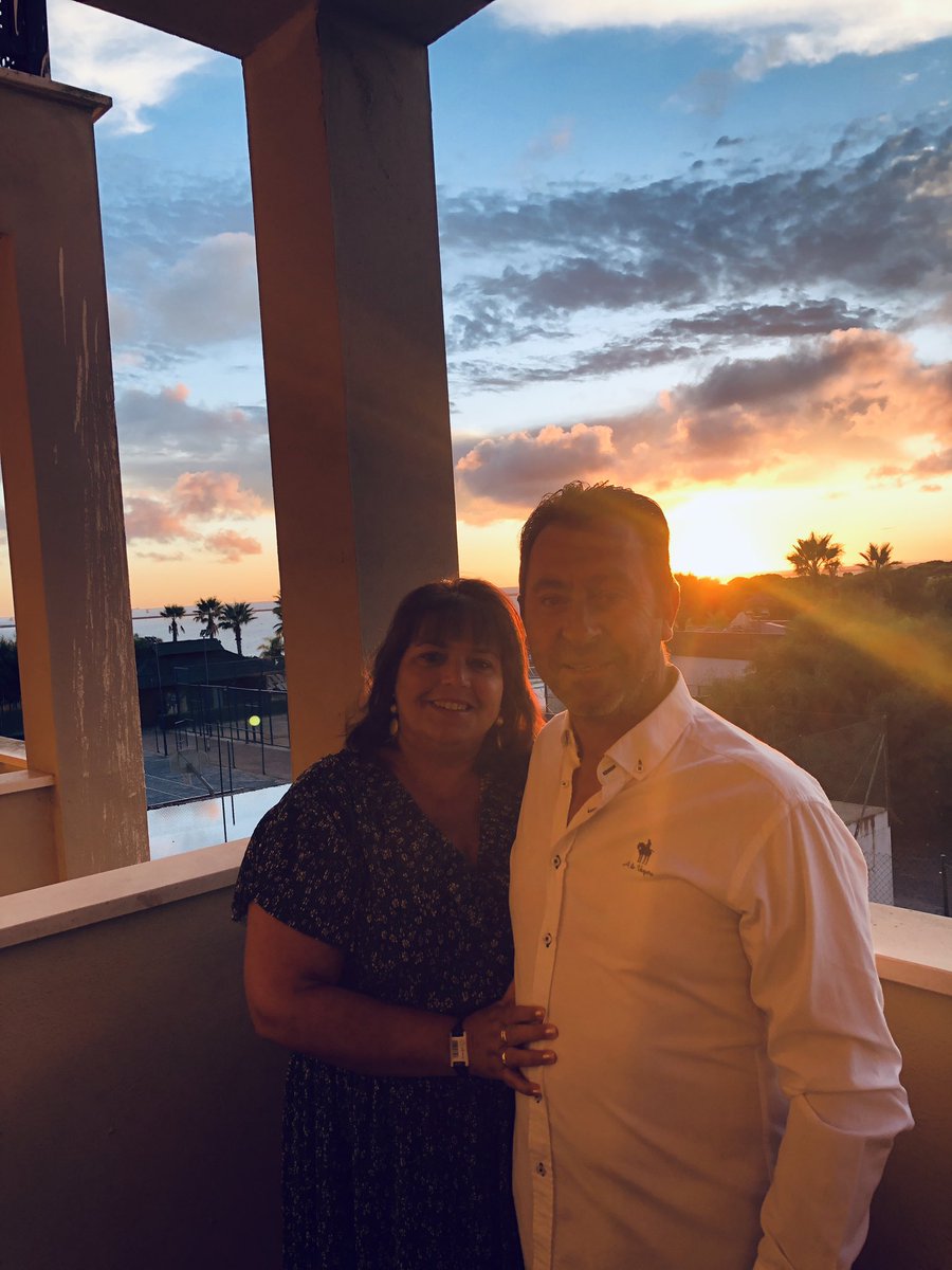 EnriqueGalFlo's tweet photo. Despidiendo el Verano’21 con lo que más quiero❣️🌅👨‍👩‍👦 https://t.co/FC6N2f63H0