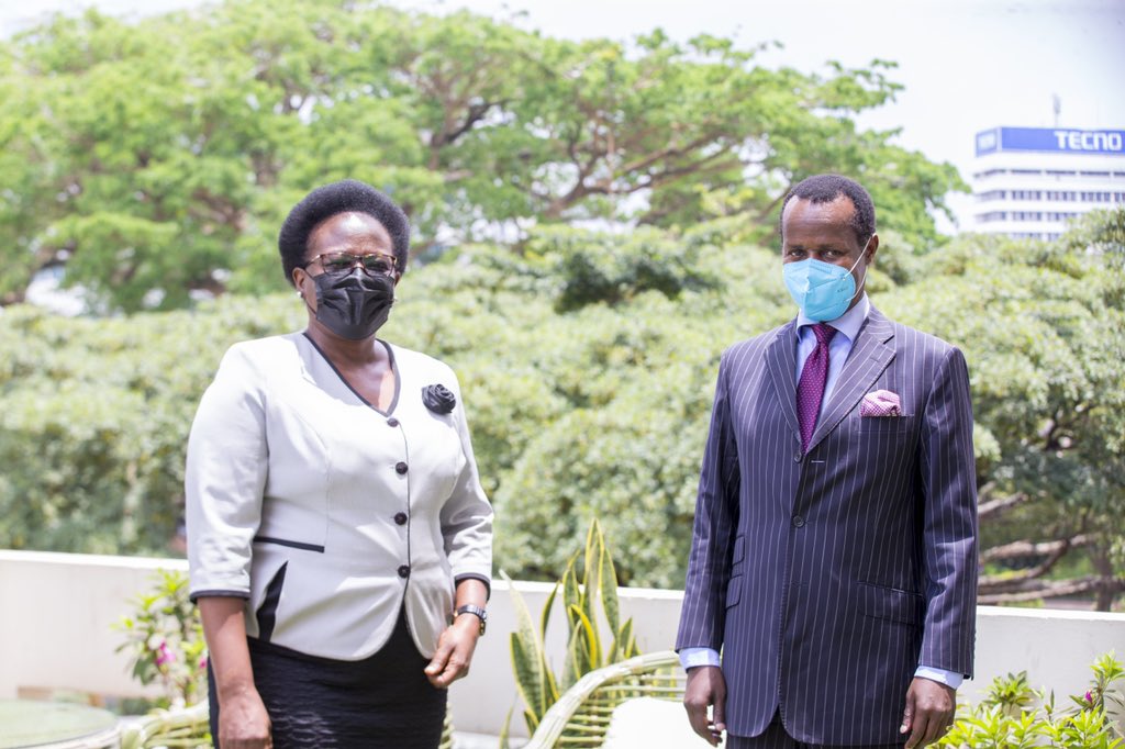 Twas a pleasure to host Omulangira David Wasajja at City Hall today. Kampala City has an amazing natural beauty enriched further by the diverse cultures of her people. Thank you Owekitibwa