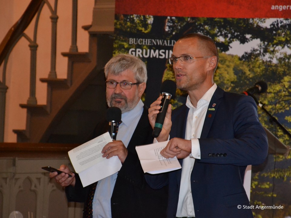 Axel Vogel und der Bürgermeister von Angermünde Frederik Bewer bei der Festveranstaltung zum Jubiläum in Chorin