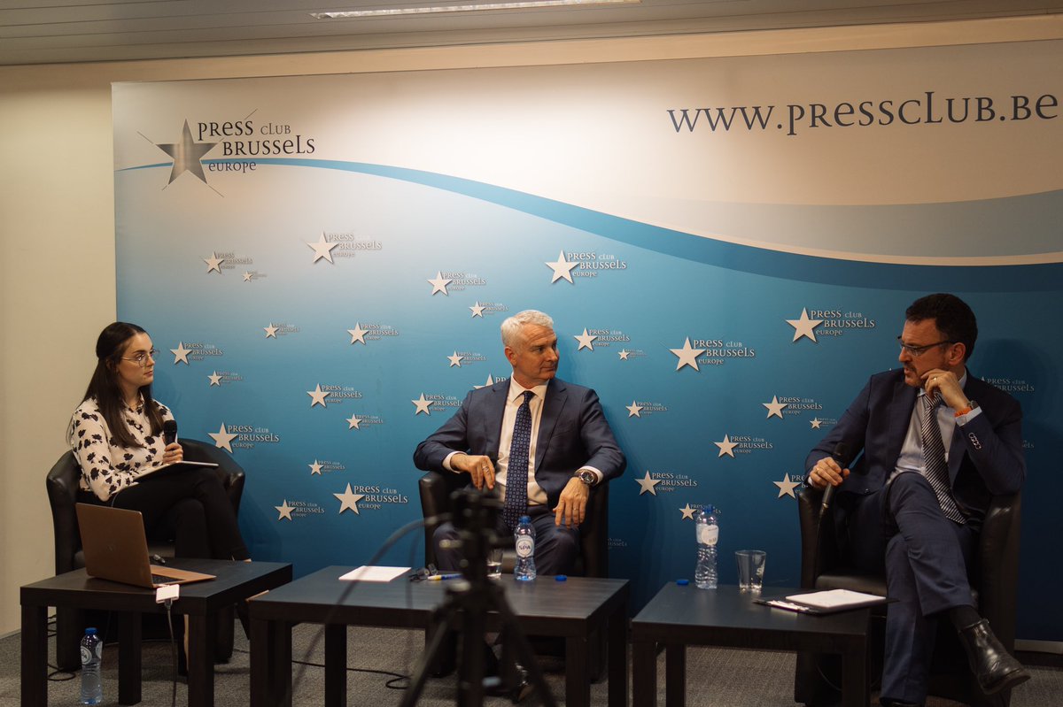 elisadcherry's tweet image. This week I had the pleasure to host and moderate another event with @YPFPBrussels. It was an honor to host Michael Callender and Ross McKenzie from @NATO to discuss #AutonomousWeaponsSystems.