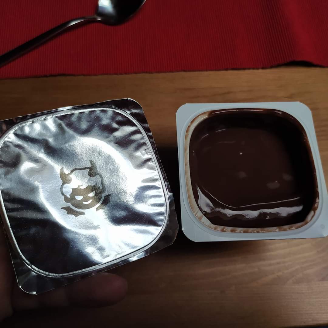 LuciferHungary's tweet photo. So i stole my kid's pudding (team Dan! :-D ) for the first time.. And then, that's happenned. :-D Lucky me.. maybe i'm going to hell. :-D @Ildymojo @AiyanaEWhite @ChrisRafferty @LUCIFERwriters laugh with me! 
Lucifer is everywhere! <3 
#LuciferSeason6 https://t.co/LmLbupuuK2
